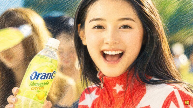 ロッテ七星飲料の清涼飲料水OranC(オランC)のボトルを手に笑顔を見せるオランCガール時代のキム・ジウォンのイラスト
