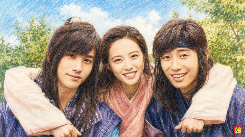 ドラマ「花郎(ファラン)」で肩を組んで笑顔を見せるパク・ヒョンシク、Ara、パク・ソジュン